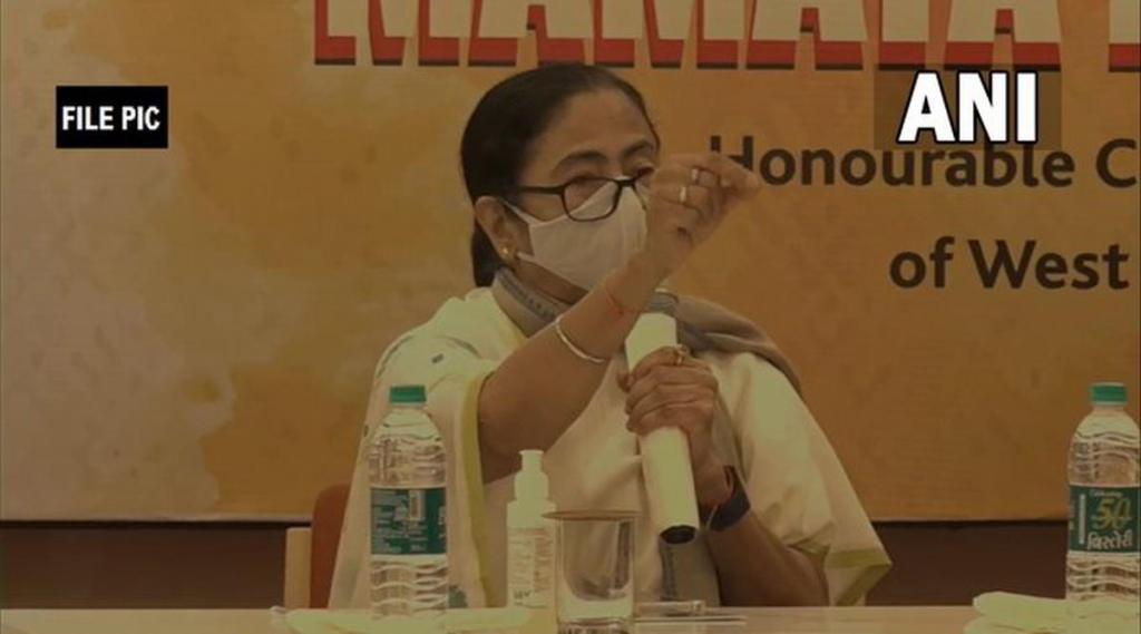 Mumbai BJP filed police complaint against WB CM Mamata Banerjee for disrespect to national anthem
