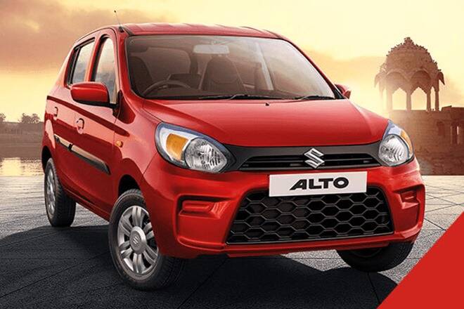 मारुती अल्टो (Maruti Alto): मारुती अल्टो ही त्याच्या कंपनीची सर्वात यशस्वी कार आहे जी तिच्या कमी किंमती आणि लांब मायलेजसाठी पसंत केली जाते. (फोटो- Indian Express)