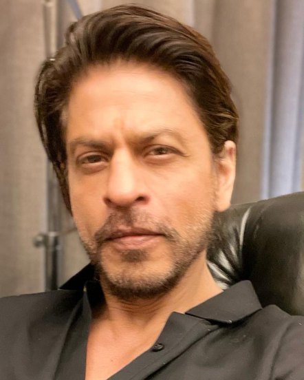 यानंतर शाहरुखने पुन्हा जाऊन त्याचा हेअरकट केला होता. यानंतर त्याला 'दिल दरिया' या मालिकेत काम करण्याची संधी मिळाली.