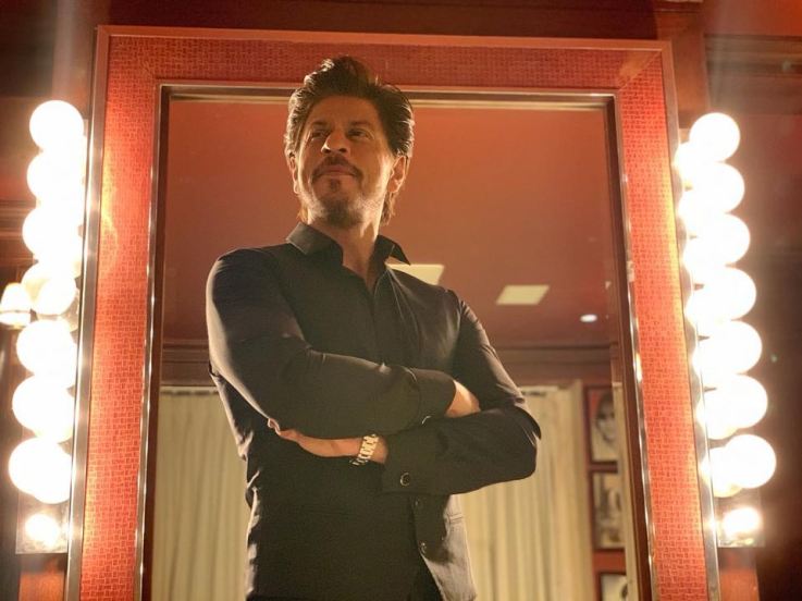 'पण जर मी केस कापून आलो आणि मला काम करण्याची संधी मिळालीच नाही तर?' असा प्रश्न शाहरुखने लेख टंडन यांना विचारला