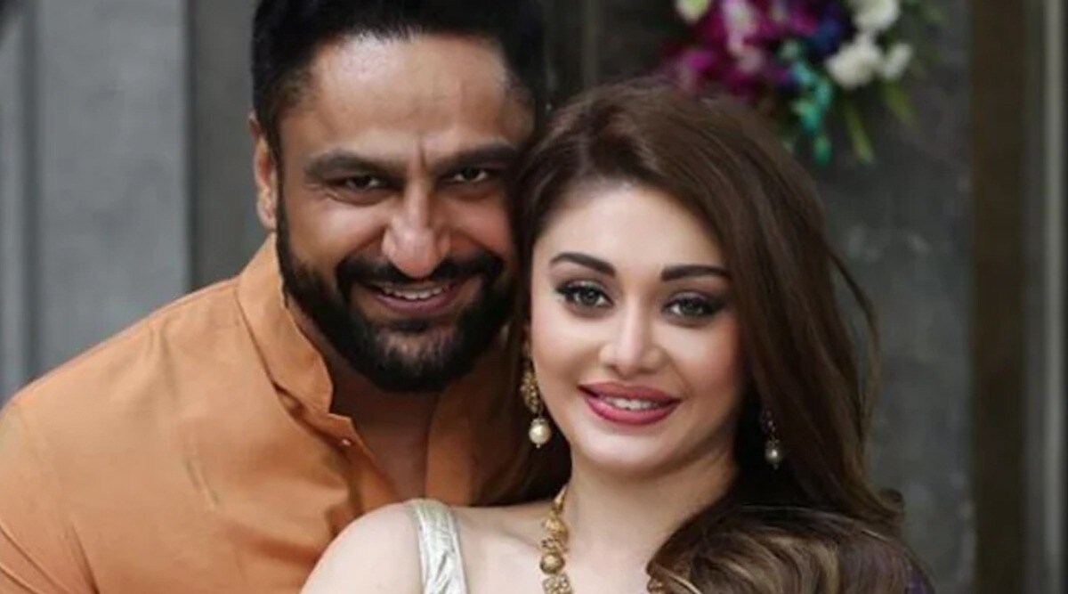 shefali jariwala, parag tyagi, shefali parag trolled, shefali jariwala video, shefali jariwala liplock video, शेफाली जरीवाला, पराग त्यागी, शेफाली जरीवाला व्हायरल व्हिडीओ