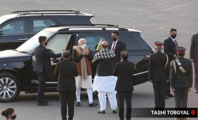 शनिवारी (२९ जानेवारी) पंतप्रधान नरेंद्र मोदी बिटिंग रिट्रिट समारंभासाठी आले.