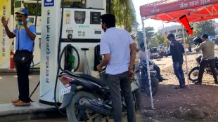 Beed helmet on rent for 10 rs outside petrol pumps