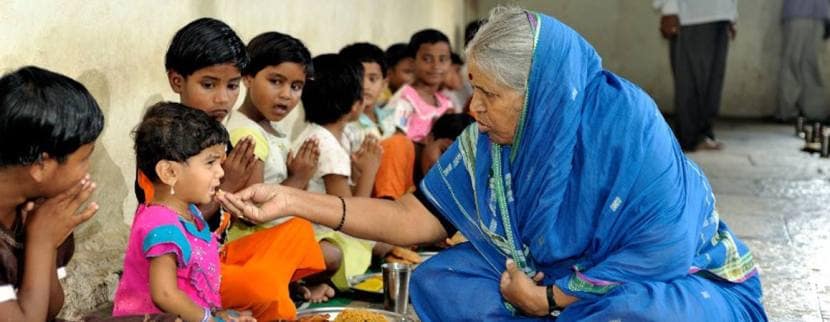 Mother of orphans Sindhutai Sapkal