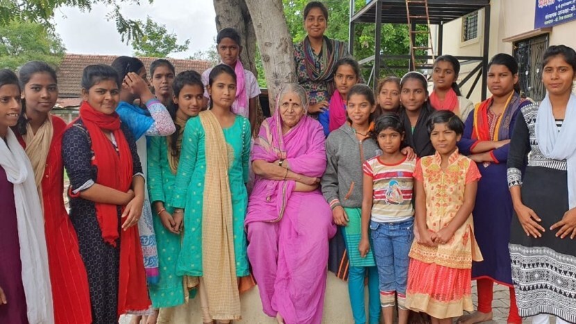 Mother of orphans Sindhutai Sapkal