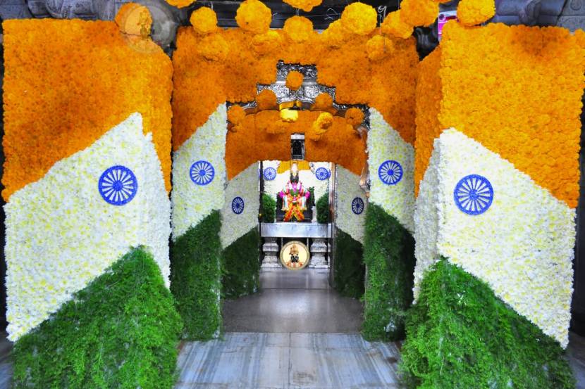 decoration of tricolor flowers In vitthal rukmini temple of pandharpur on the occasion-of republic day