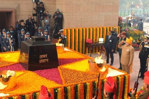 मोदी सरकार इंडिया गेटवरील अमर जवान ज्योती स्मारकात शहिदांच्या स्मरणार्थ धगगणारा अग्नी विझवणार?; काय आहे सत्य