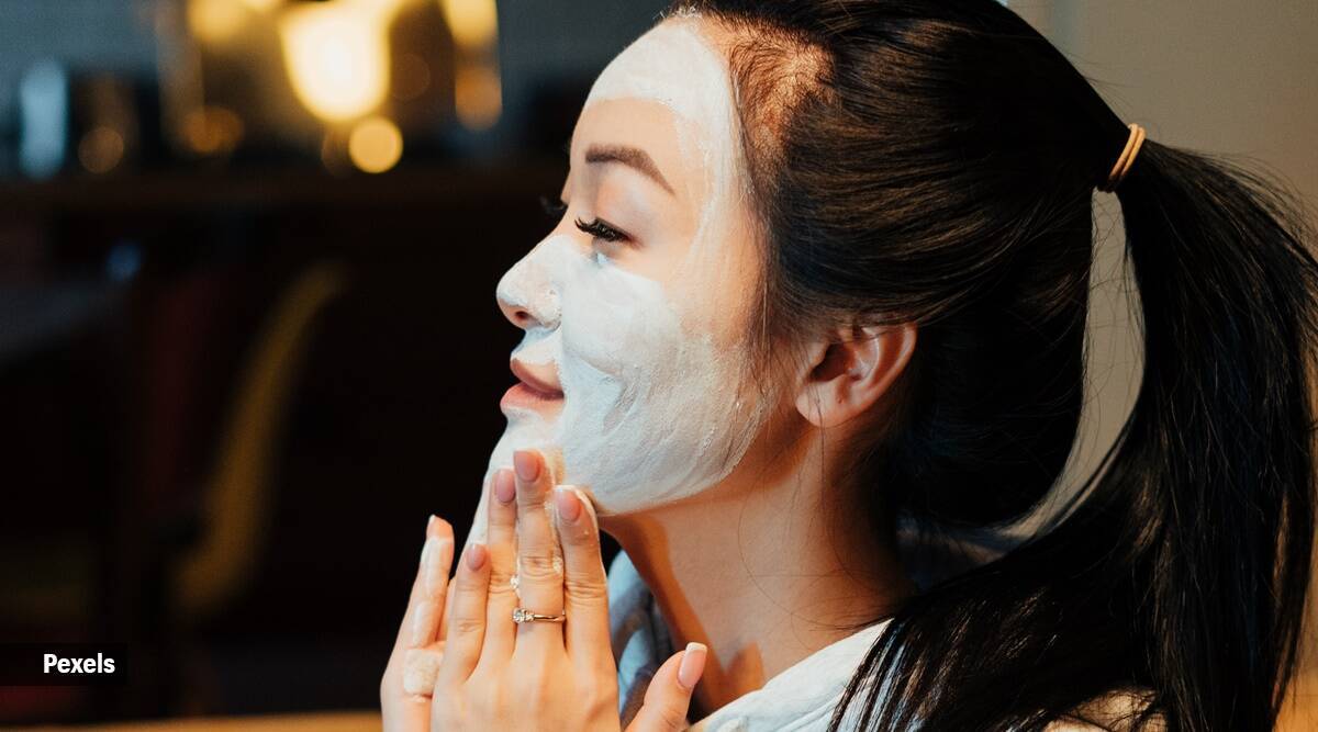 साखरेचा वापर चेहऱ्यावर स्क्रब म्हणून केला जातो. (photo credit: jansatta/ pexels 