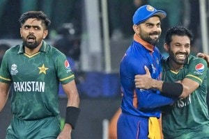 ICCनं केली सर्वोत्तम टी-२० क्रिकेटपटूची घोषणा; पाकिस्तानी खेळाडूनं मारली बाजी!