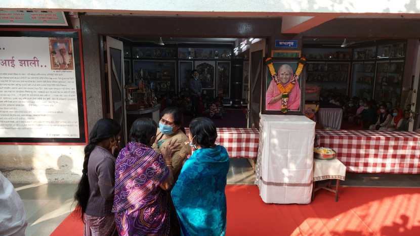 sindhutai sapkal funeral