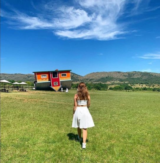 south african town has upside down house tourists get confusing pictures