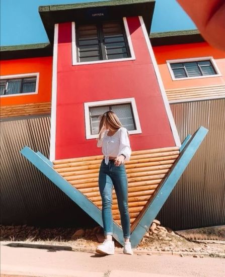 south african town has upside down house tourists get confusing pictures