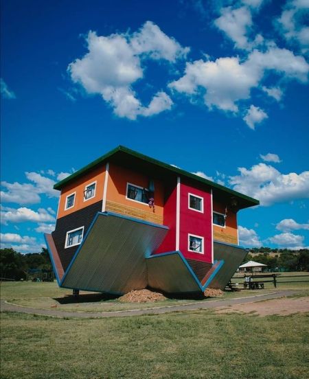 south african town has upside down house tourists get confusing pictures