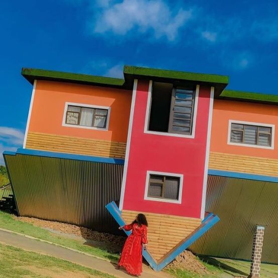 south african town has upside down house tourists get confusing pictures