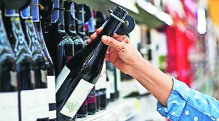 वाइन आता सुपर मार्केटमध्ये; राज्य मंत्रिमंडळाचा निर्णय, भाजपचा तीव्र विरोध
