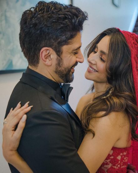Farhan Akhtar Shibani Dandekar Wedding Photos