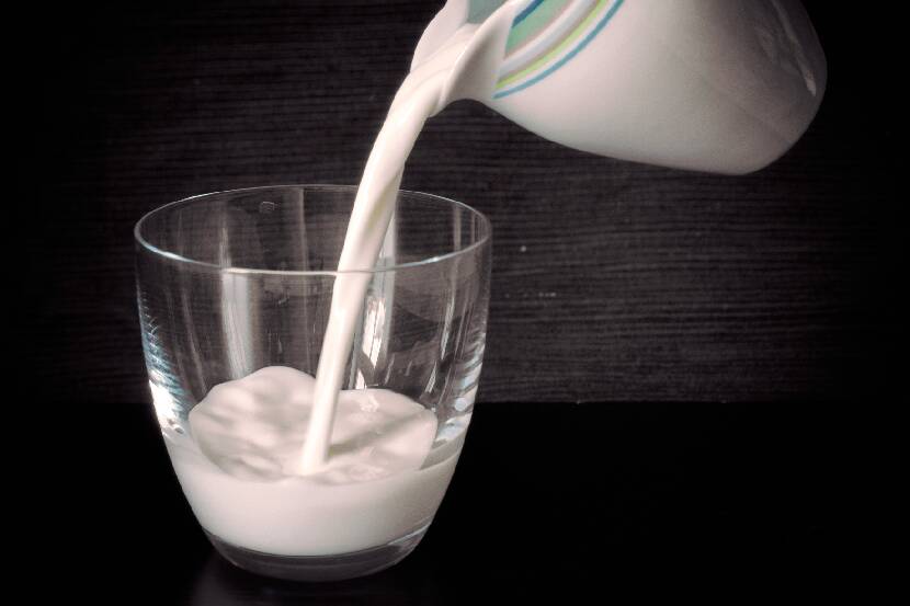 मधुमेह असणाऱ्यांनी भरपूर प्रमाणात फॅक्ट असलेले दूध घेणे टाळावे. त्यामुळे दुधाच्या सेवनाने शरीरातील साखरेचे प्रमाण वाढू शकते.