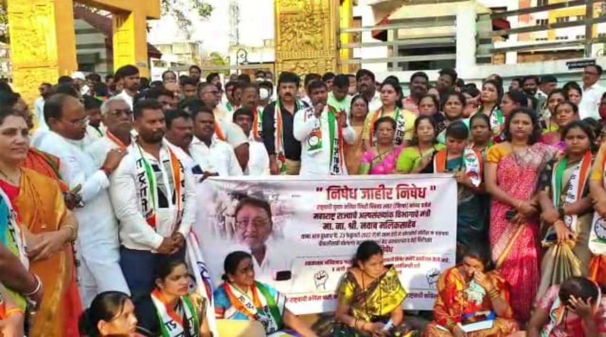 “गांधी लढे थे गोरो से, हम लढेंगे चोरो से”, नवाब मलिकांच्या अटकेविरोधात पुण्यात राष्ट्रवादी आक्रमक