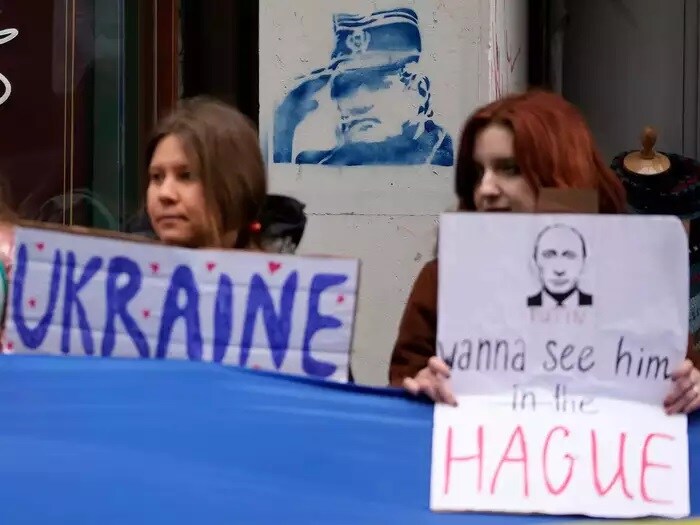 Photos show protesters across the world calling on Putin to stand down as Russia continues its assault on Ukraine