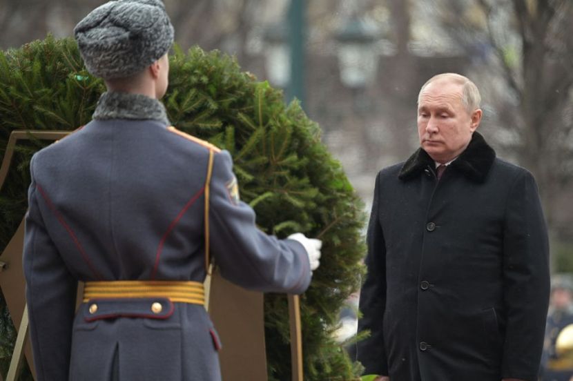 Photos show protesters across the world calling on Putin to stand down as Russia continues its assault on Ukraine