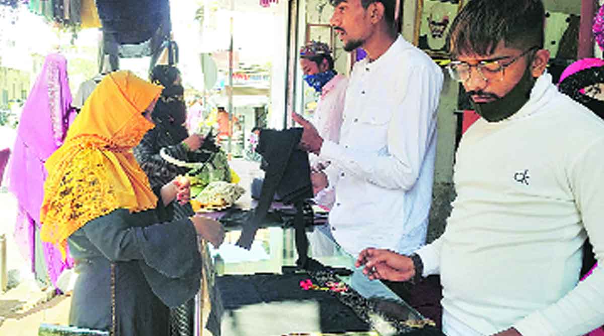 औरंगाबादमध्ये हिजाबविक्री तीन दिवसांत दुप्पट; कर्नाटकातील घटनेचे पडसाद