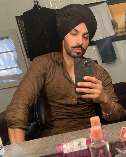 पंजाबी अभिनेता दीप सिद्धूच्या अपघाती निधनानंतर देशभरातून हळहळ व्यक्त केली जात आहे.