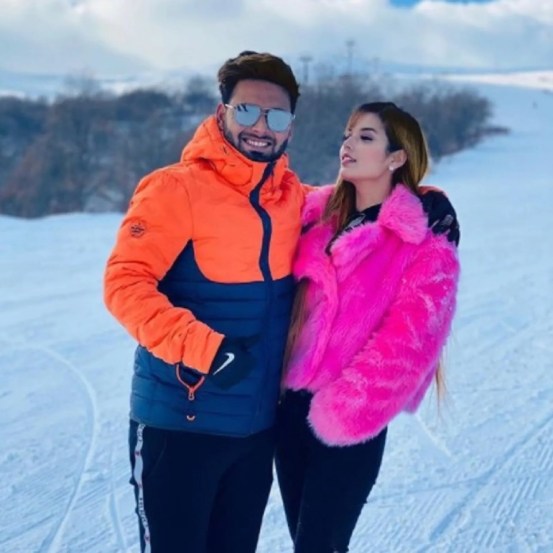  rishabh pant girlfriend isha negi said i love you photo goes viral