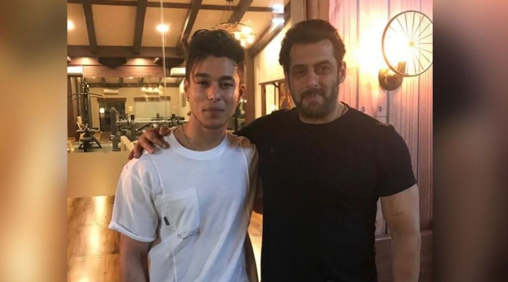 salman khan, bigg boss 15, pratik sehajpal, bigg boss 15 first runner up, pratik sehajpal instagram, pratik sehajpal bigg boss, प्रतीक सहजपाल, सलमान खान, बिग बॉस १५, बिग बॉस १५ विजेता, तेजस्वी प्रकाश