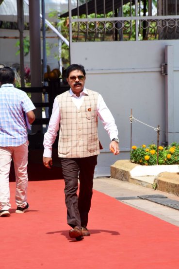 “राजकारणात शरद पवार, अजित पवार आणि छगन भुजबळ यांनी जी संधी दिली, त्या संधीचं मी सोनं केलं,” असं ते म्हणाले.