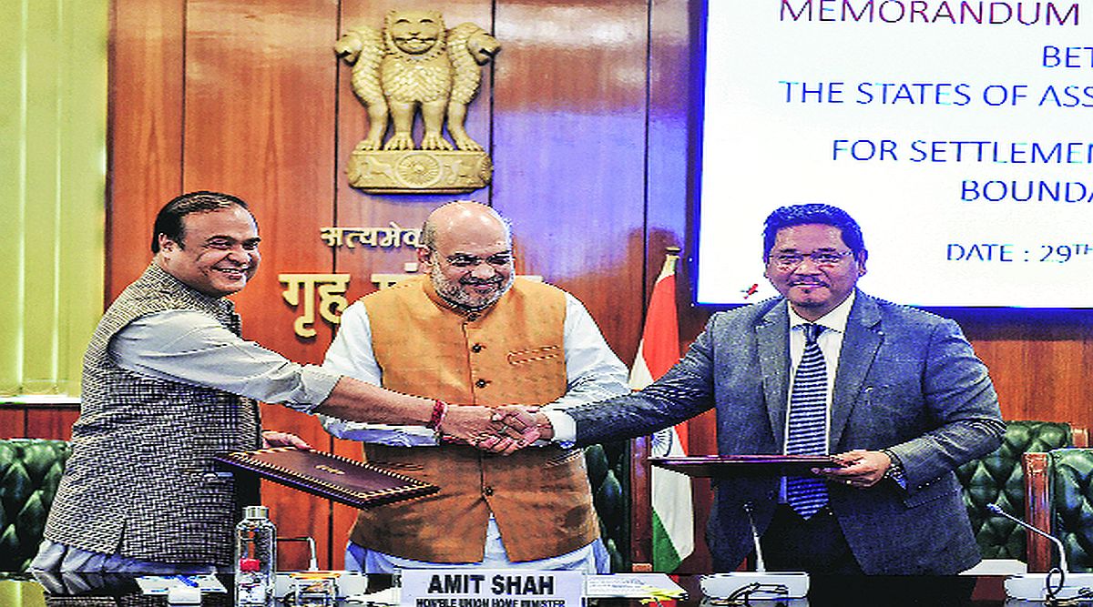 आसामचे मुख्यमंत्री हेमंत बिस्व सरमा, केंद्रीय गृहमंत्री अमित शहा, मेघालयचे मुख्यमंत्री कॉनराड संगमा.