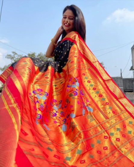 अक्षयाच्या या फोटोंवर हजारो लाइक्स मिळाले असून नेटकऱ्यांनी भरभरून कमेंट्सदेखील केले आहेत.