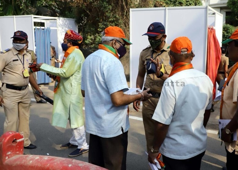 People wearing black barred from PM Modis program in MIT Kothrud Pune