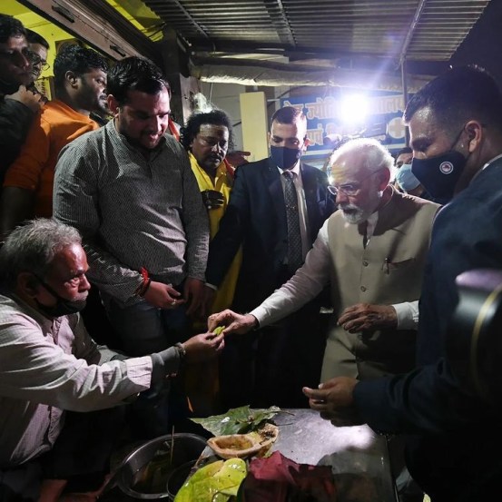 PM enjoys Banarasi paan And tea on Kashi streets