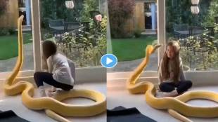girl-playing-giant-python