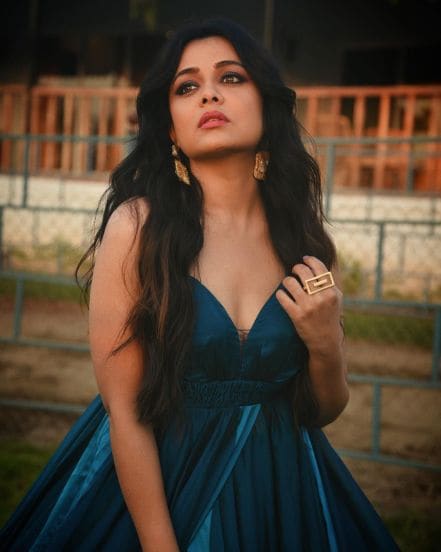 Mazhi Tuzhi Reshimgaath Prarthana Behere