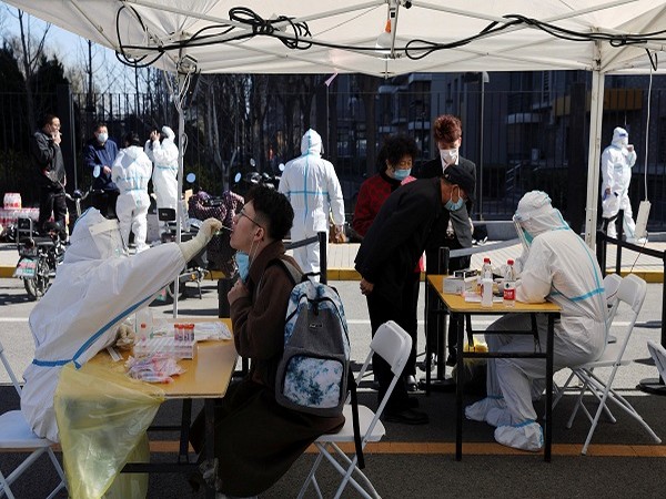 शनिवारी चीनमध्ये कोरोना विषाणूच्या दैनंदिन प्रकरणांची नोंद झाली, जी दोन वर्षांतील सर्वाधिक संख्या आहे. (Photo : ANI)