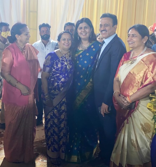 girish mahajan daughter wedding Shreya Mahajan Photos