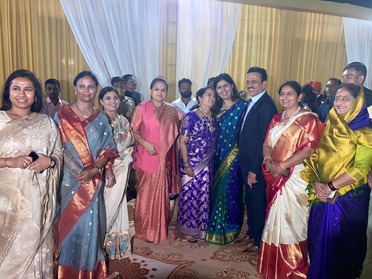 girish mahajan daughter wedding Shreya Mahajan Photos