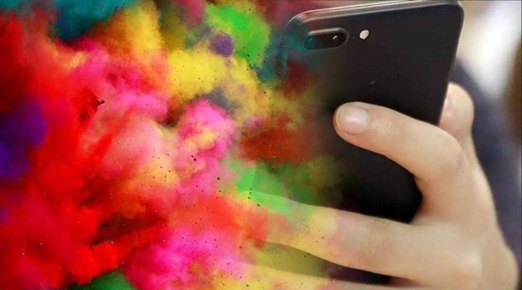 या टिप्स फॉलो करून तुम्ही तुमच्या मोबाईल स्मार्टफोनला होळीचे रंग आणि पाण्यापासून सुरक्षित ठेवू शकता. (प्रातिनिधिक फोटो)

