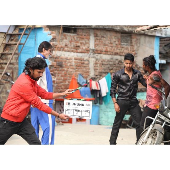 त्यामुळे झुंड चित्रपटाची गेल्या सहा दिवसांची एकूण कमाई आता जवळपास १० कोटी रुपयांच्या जवळ पोहोचली आहे.