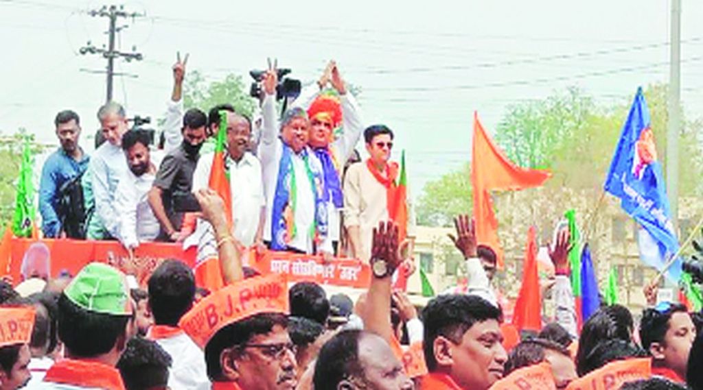 ‘कोल्हापूर उत्तर’ पोटनिवडणूक : सत्यजित कदम, जयश्री जाधव यांचे अर्ज दाखल; भाजपचे मिरवणूक काढत जोरदार शक्तिप्रदर्शन