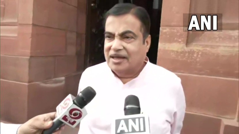 Nitin Gadkari reaches Parliament with hydrogen car it will cost 3 times less than petrol Avrage of Toyota Mirai