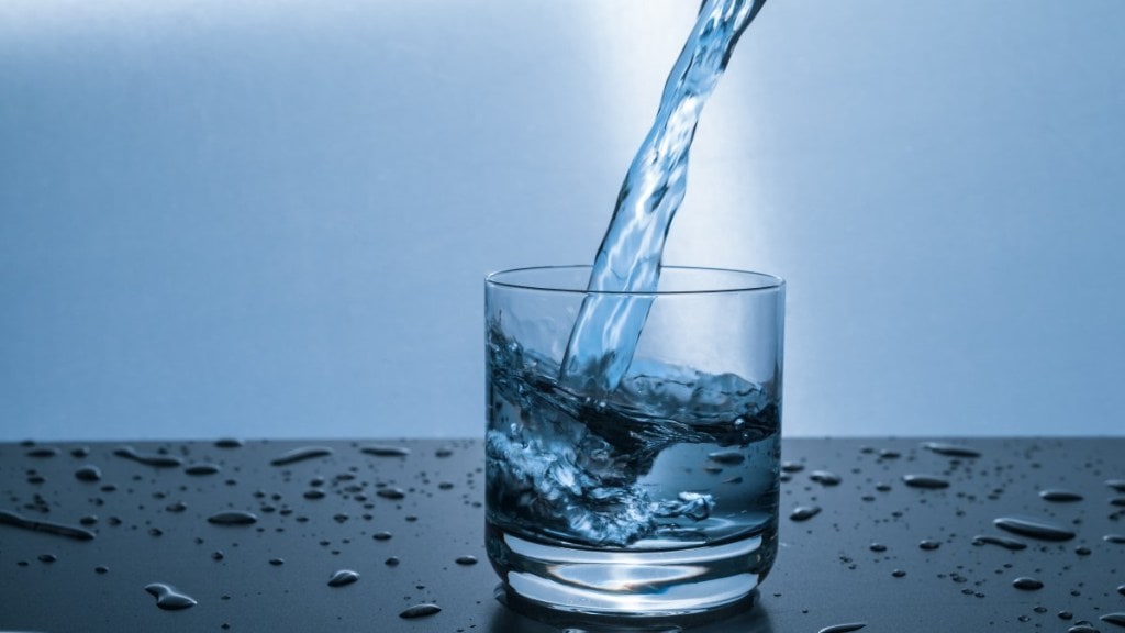 'हे' आहेत पाण्याचे प्रकार; यातील तुम्ही कोणतं पाणी पित आहात? 
(Photo : Pexels)