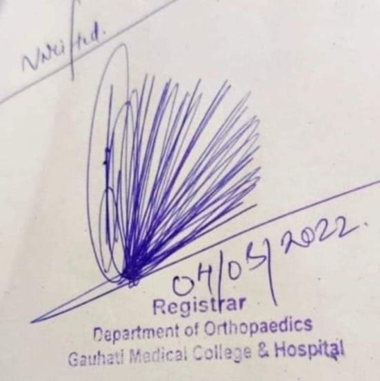 Weird Signature Photo Goes Viral Users Did Hilarious Comment On It