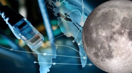 चंद्रावर येत्या काही वर्षात हाय-स्पीड इंस्टारनेट सुविधा मिळू शकते. (प्रातिनिधिक फोटो)
