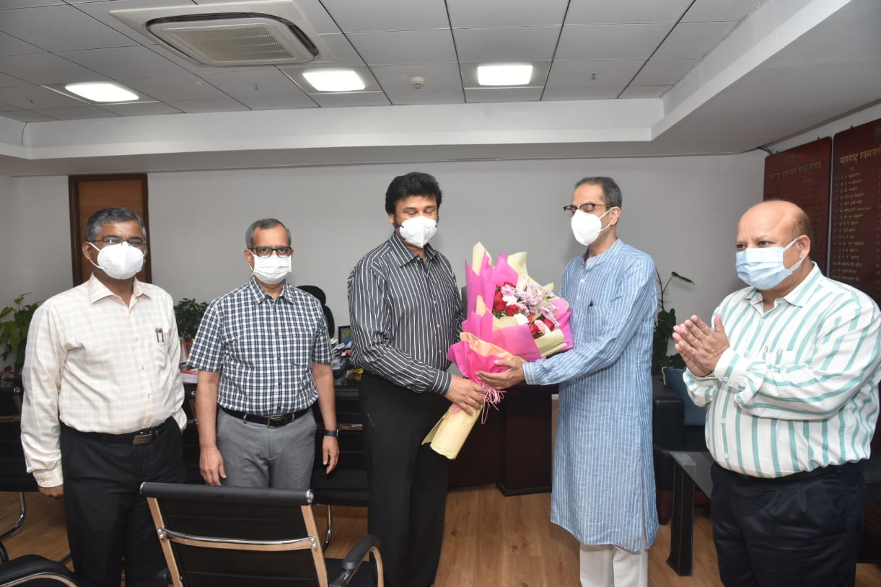 CM Uddhav Thackeray Visited Mantralaya And Employees
