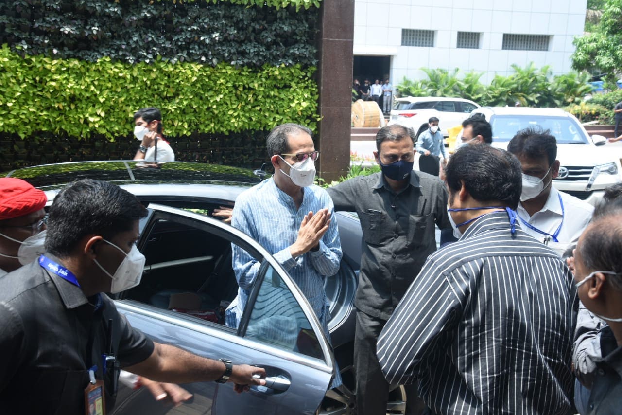 CM Uddhav Thackeray Visited Mantralaya And Employees 