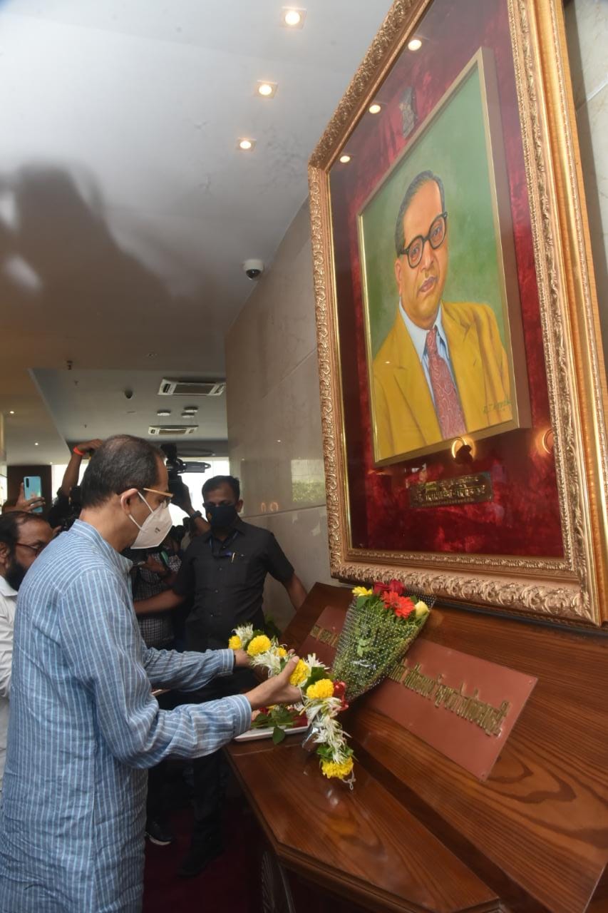 CM Uddhav Thackeray Visited Mantralaya And Employees 