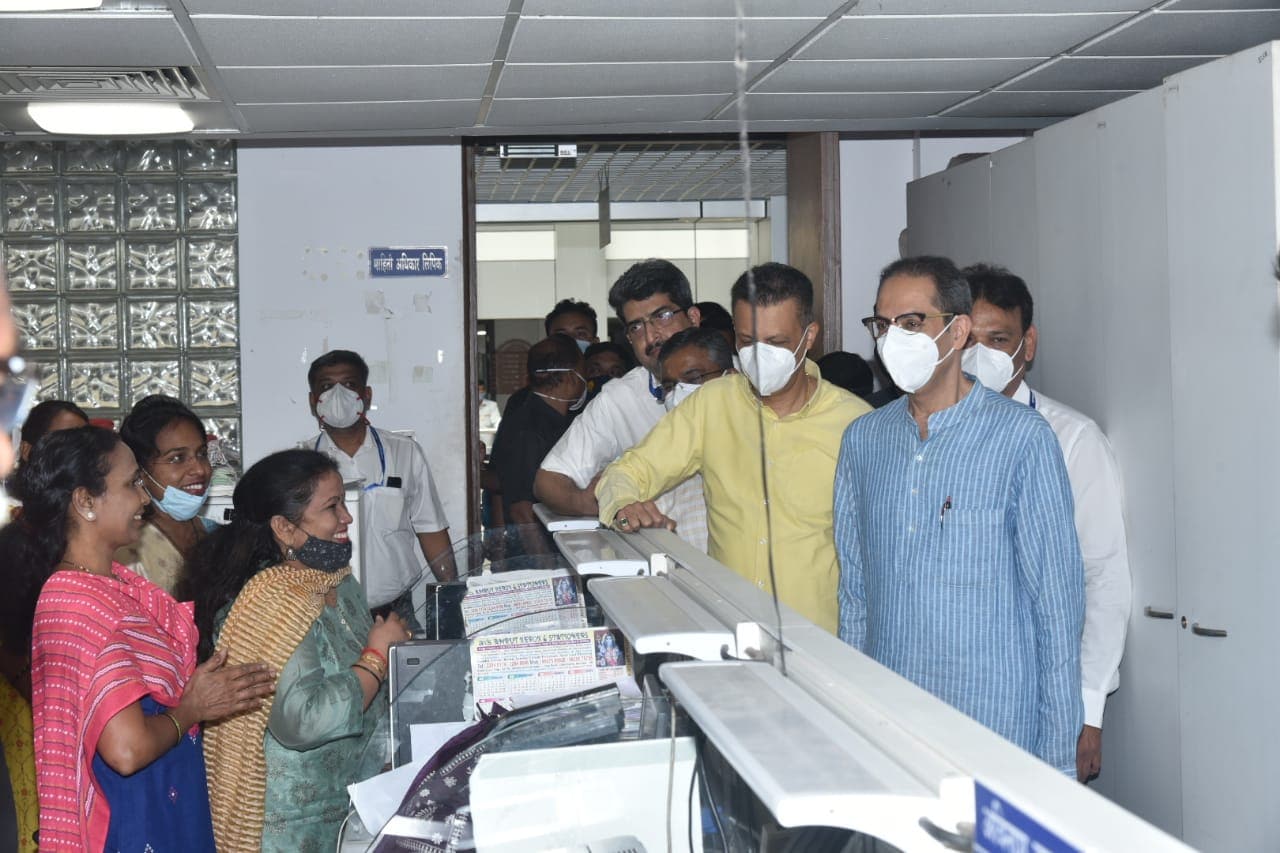 CM Uddhav Thackeray Visited Mantralaya And Employees 