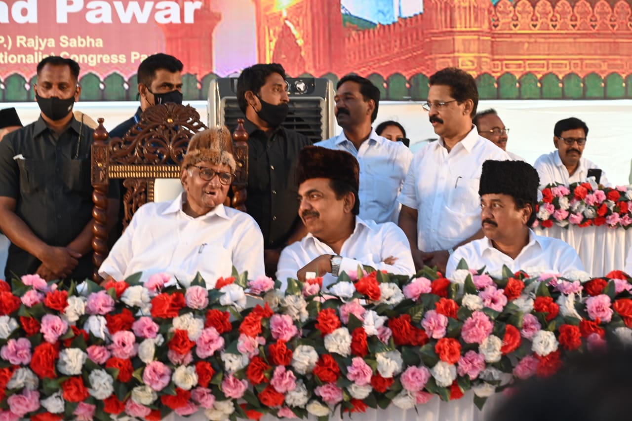 NCP organize Iftar party in Mumbai Sharad Pawar Supriya Sule And Party leaders were present